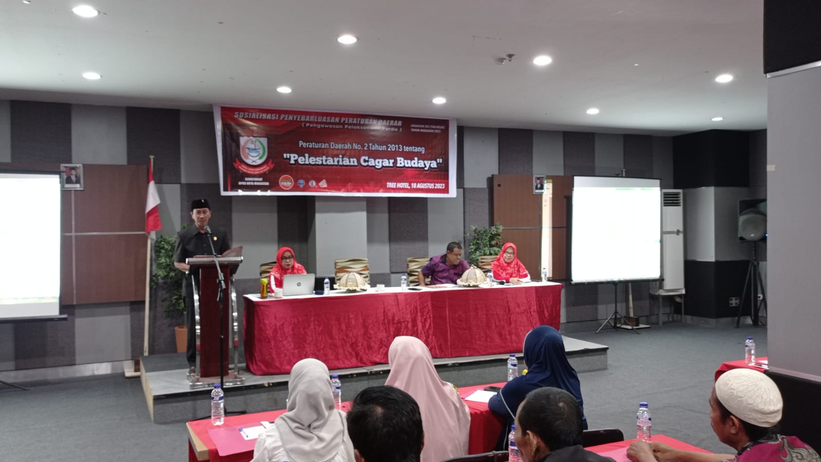 FOTO: Dewan anton paul goni mengelar sosialisasi perda pelestarian cagar budaya di hotel Tree makassar. Jum'at (18/08/2023)