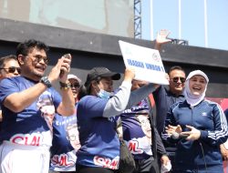 Hadiri Tani On Stage Kementan, Fatmawati Rusdi Ikut Semangati Ribuan Peserta Jalan Santai