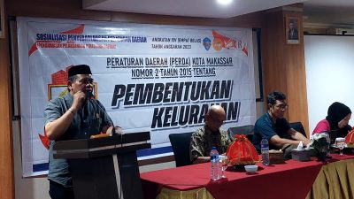 FOTO:Syamsuddin raga sosialisasi tentang pembentukan kelurahan .di LYNT Hotel makassar