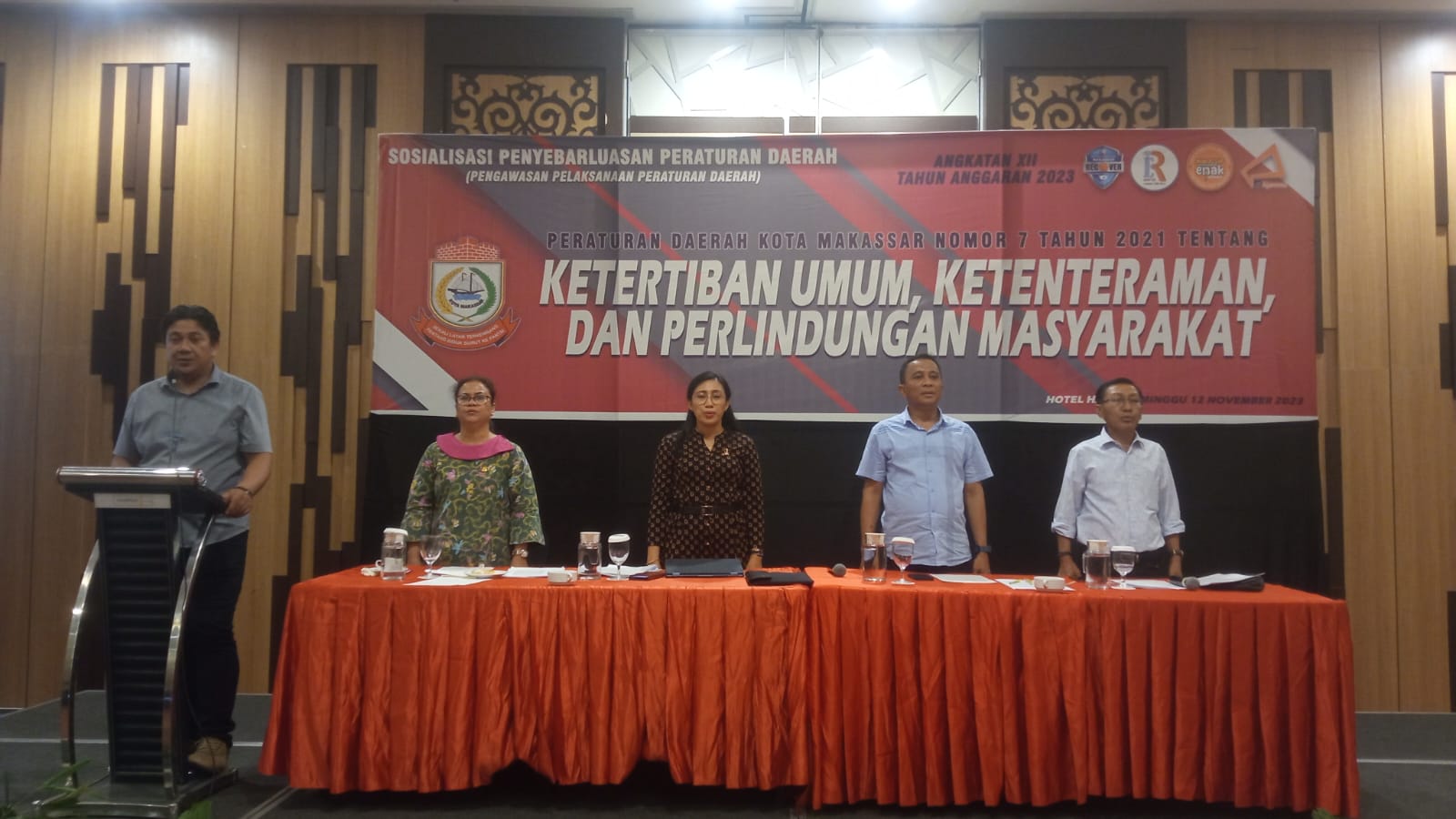 FOTO:galmeryya kondorura sosialisasi perda ketertiban umum di hotel harper.minggu (12/11/2023)