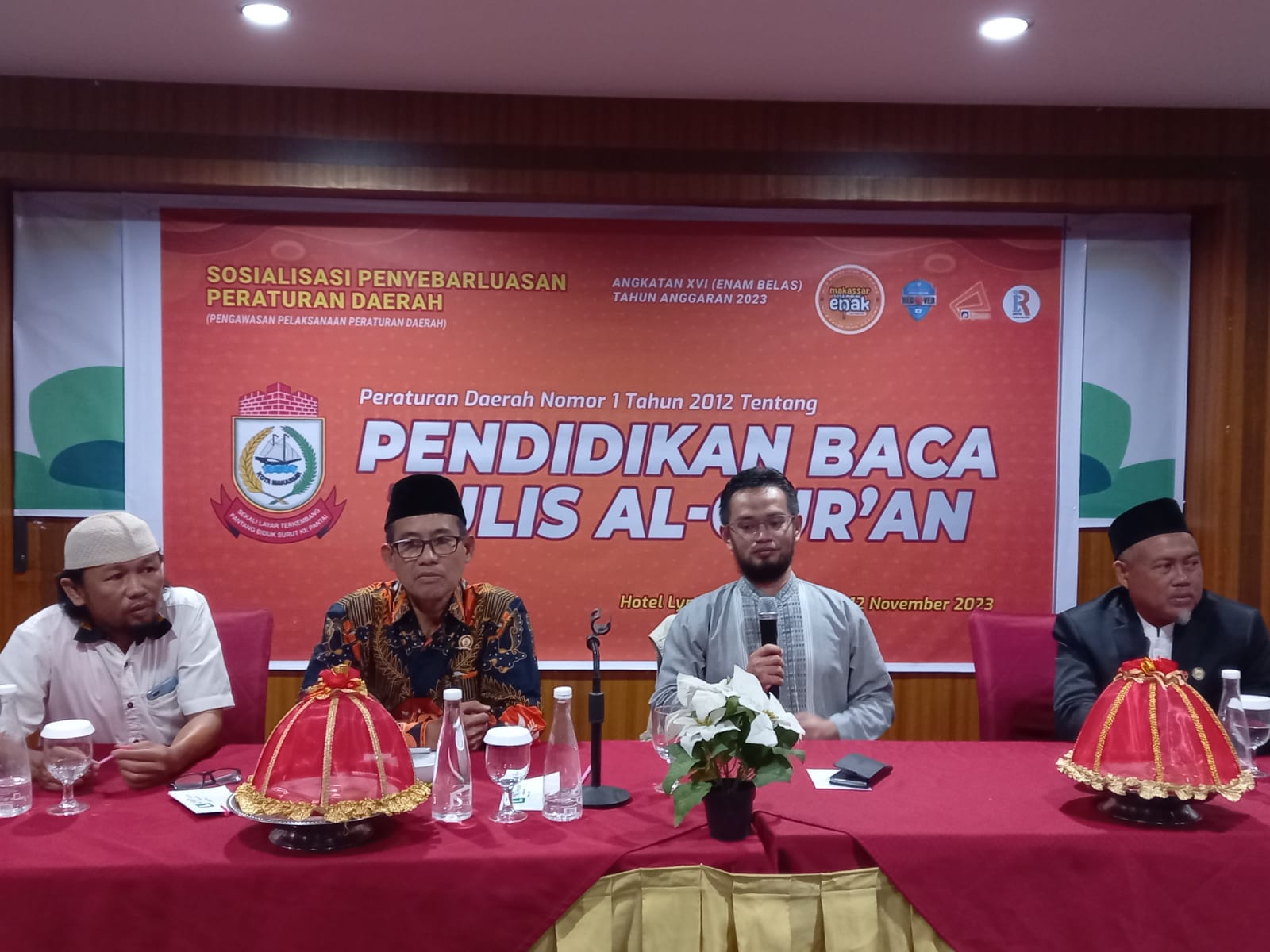 FOTO; Dewan andi hadi ibrahim baso,sosialisasi perda baca tulis alquran.di hotel LYNT makassar .minggu (12/11/2023)