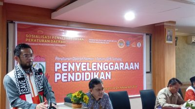 FOTO;andi hadi sosialisasi perda penyelengaraan pendidikan .hotel Lynt,minggu (19/11/2023)