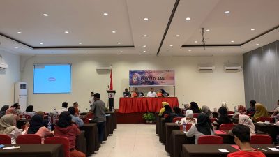 FOTO:dewan supratman sosialisasi perda pengelolaan sampah.hotel grand imawan.senin (16/10/2023)