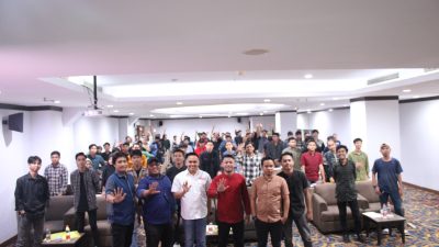 FOTO: moment gambar pasca sosialisasi perda kepemudaan yang dibawakan legislator muda H.Al Hidayat samsu.hotel grand maleo.jumat (24/11/2023)