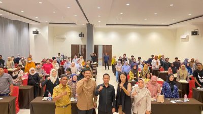 FOTO;legislator Kasrudi dapil 4 kecamatan manggala ,panakkukang sosialisasi perda ketentraman .di hotel grand imawan .senin(27/11/2023)