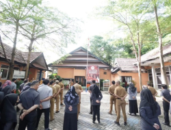 Baru Dilantik, Lurah Pattingalloang Pimpin Apel Pagi Kecamatan Ujung Tanah