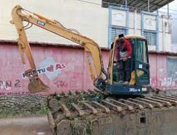 Pemerintah Siapkan Excavator Amfibi Terdampak Banjir di Biringkanaya, Warga Ucapkan Terima Kasih