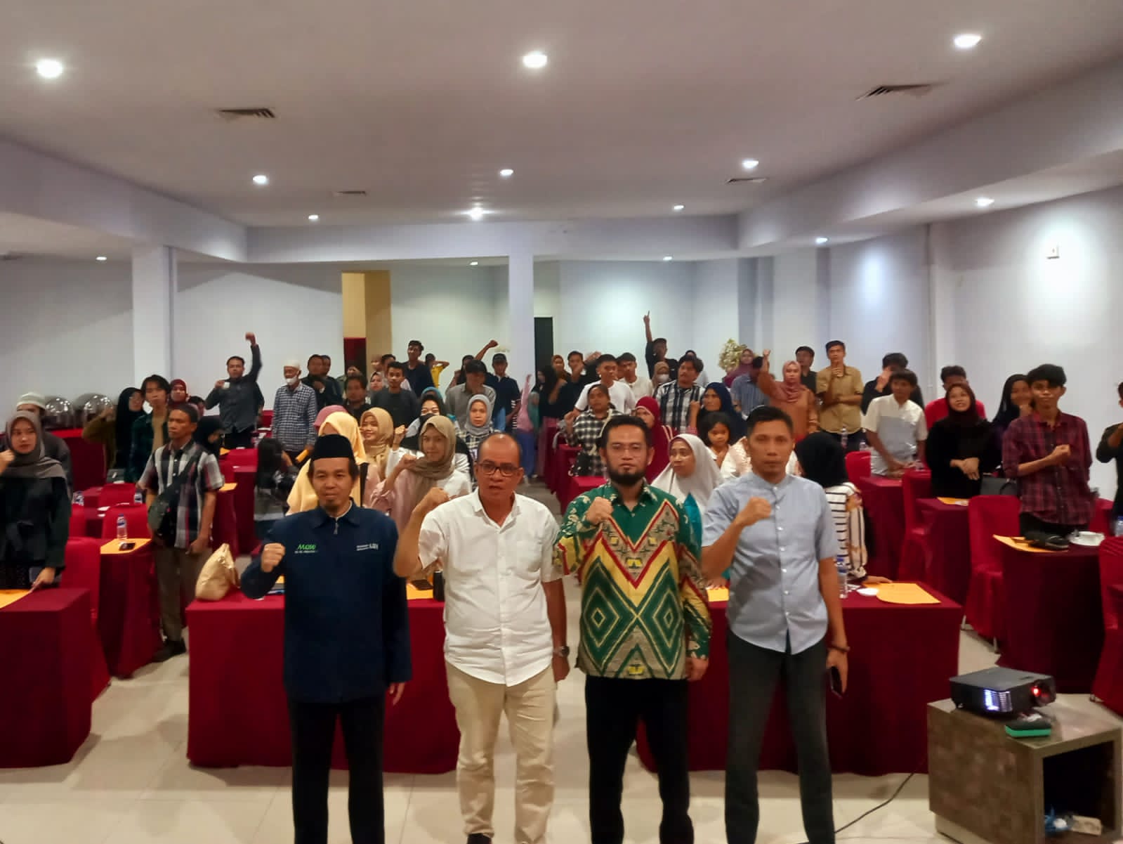 FOTO; legislator makassar andi hadi kembali mengelar sosialisasi perda perlindungan anak.hotel LYNT.selasa (05/12/2023)