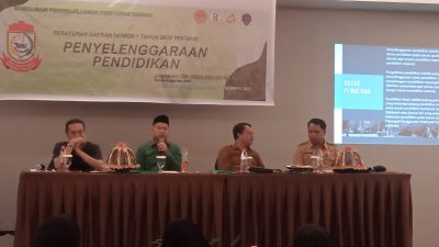 FOTO:politisi senior dari PPP H.Abdul Wahid mengelar Sosialisasi perda Penyelengaraan Pendidikan.Hotel Maxone.Selasa (05/12/2023)