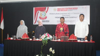 FOTO:wakil ketua dprd fraksi PDIP Hj andi suhada sapaile mengelar sosialisasi perda pengelolaan sampah,hotel Asyra,Rabu (06/12/2023)