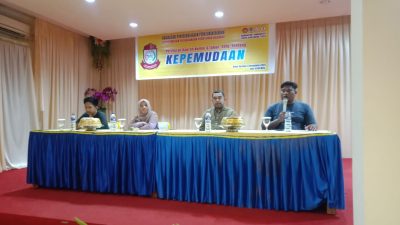 FOTO; Andi suharmika sosialisasi perda kepemudaan ,hotel sarison.rabu (06/12/2023)