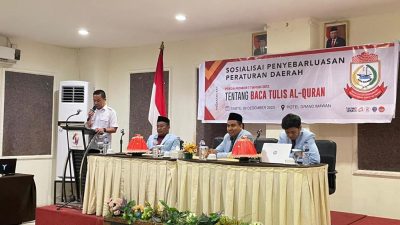 FOTO;Kasrudi saat memaparkan materi perda baca tulis al-Quran.hotel grand imawan.Sabtu (09/12/2023)