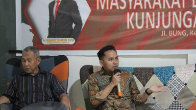 FOTO; h al hidayat samsu mengelar kunjungan daerah pemilihan (kundapil).dijalan Bung permai kelurahan tamalanrea jaya kecamatan tamalanrea. senin (11/12/2023)
