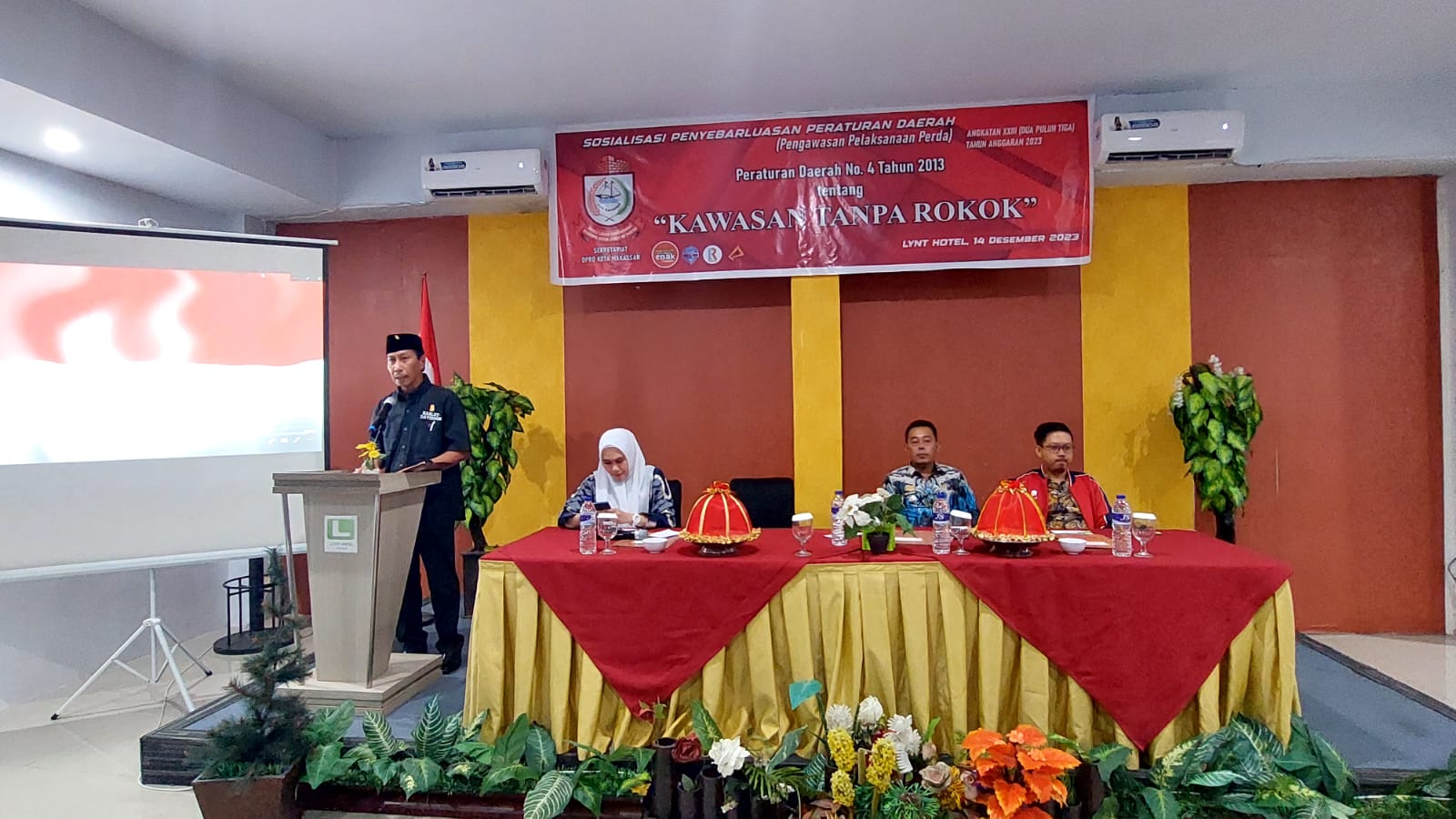 FOTO: politisi PDIP anton paul goni paparkan perda KTR yang dihadiri camat mariso.hotel LYNT.kamis (14/12/2023)