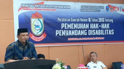 FOTO; politisi perindo syamsuddin raga sosialisasi perda tentang hak hak penyandang disabilitas.hotel raising makassar,jalan racing centre.senin (11/12/2023)