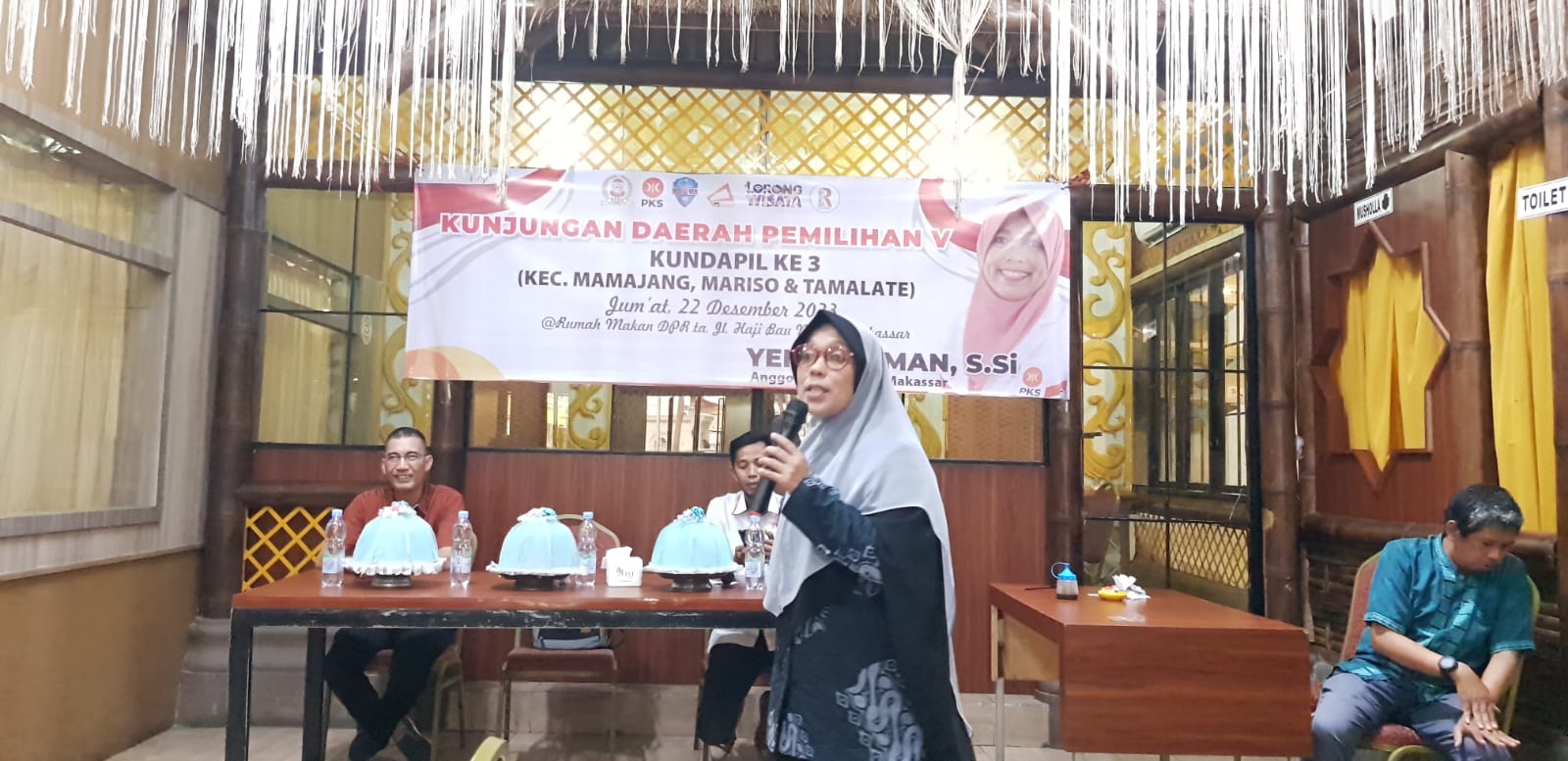 FOTO: Yeni rahman paparkan program bedah rumah di kundapil.bertempat di RM Dapur Ta,jalan haji bau makassar,jum'at (22/12/2023)