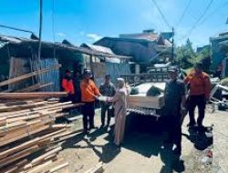 BPBD Makassar Salurkan Bantuan Logistik Bagi Korban Kebakaran di Kelurahan Bakung