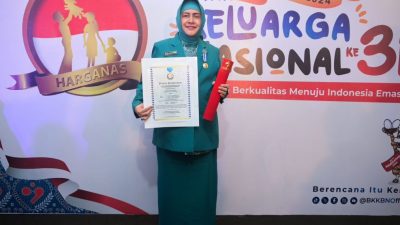 Indira Yusuf Ismail Raih Penghargaan Manggala Karya Kencana BKKBN