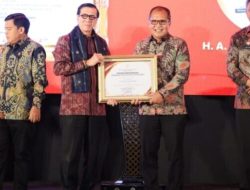 Menkumham Beri Penghargaan Anubhawa Sasana Desa/Kelurahan ke Danny Pomanto