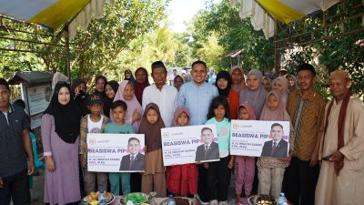 DPD RI H.Al Hidayat Samsu Serahkan Beasiswa PIP untuk 10.000 Siswa di Sulawesi Selatan