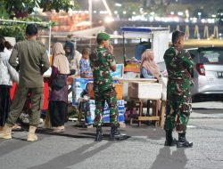Jaga Estetika Kota, Satpol PP Makassar Tertibkan Pk5 disepanjang Jalan CPI