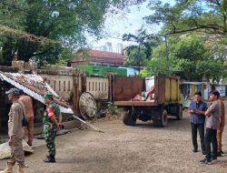 manfaatkan Trotoar, Satpol PP Makassar Tertibkan Pk5 di Jalan Nikel kecamatan Rappocini