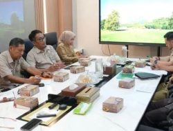 Kepala BAPENDA Kota Makassar Hadiri Rakor Pembahasan Perparkiran dan Pasar Tradisiona