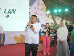 Jalan Santai Sambil Pungut Sampah, Cara Munafri Edukasi Masyarakat Jaga Kebersihan Kota