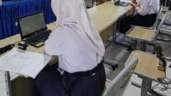 Pelaksanaan Simulasi TKA SMPN 11 di Makassar Lancar, Kepsek Ikut Monitoring