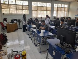 Pelaksanaan TKA di SMPN 8 Makassar Diikuti Puluhan Siswa dan Siswi