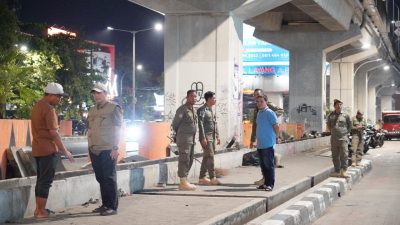 Respons Aduan Warga, Satgas Rappocini Turun Langsung Bersihkan Kawasan Bawah Tol Pettarani