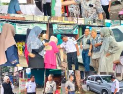 Camat Manggala Tertibkan PKL di Tamangapa Raya Secara Humanis